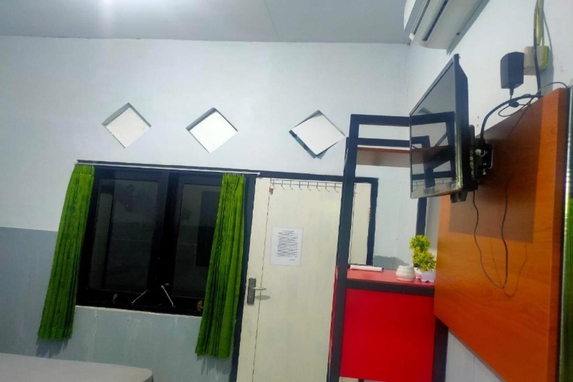 Oyo 91179 Hotel Lagalleria Sumenep Εξωτερικό φωτογραφία